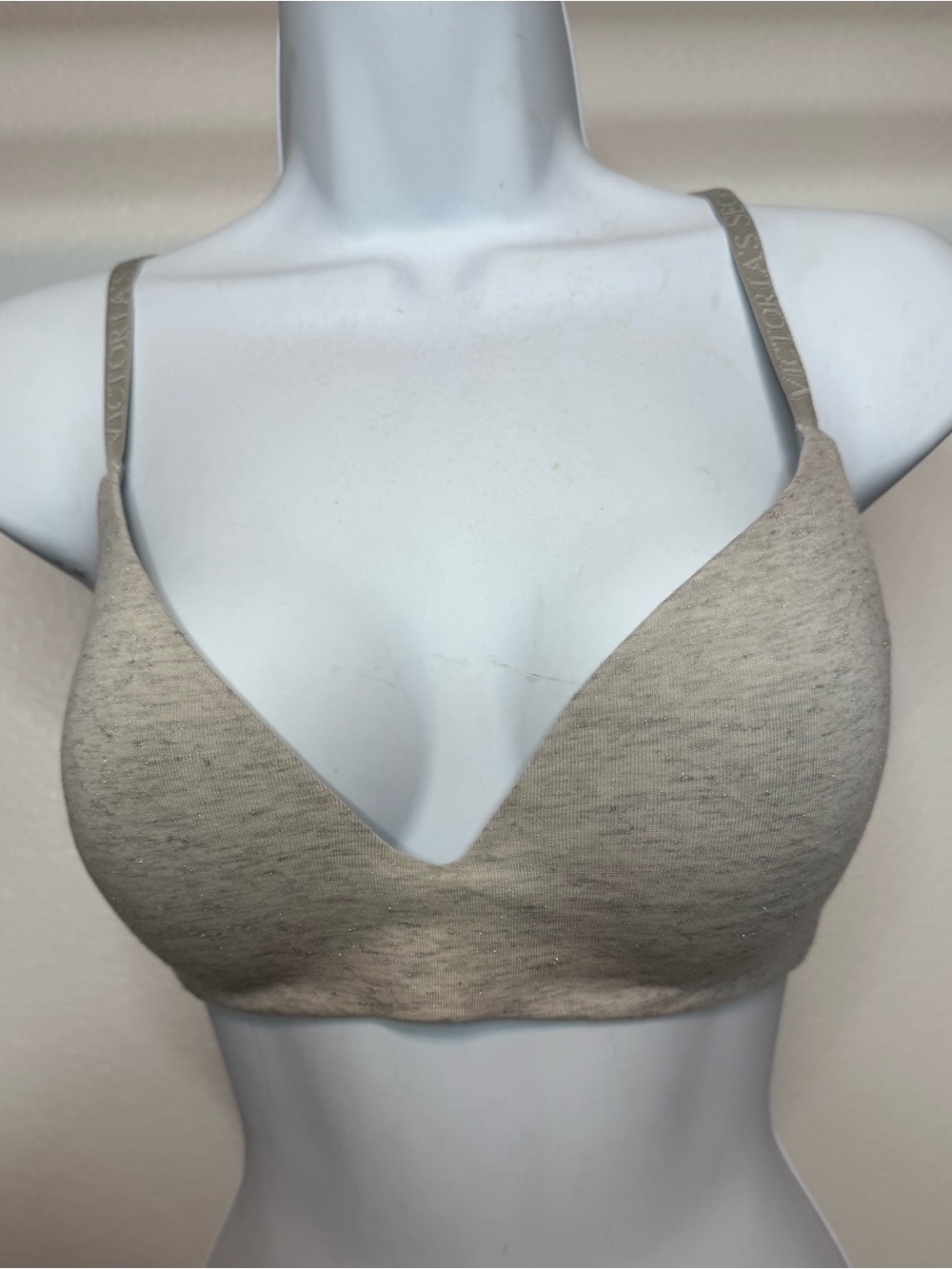 Victoria's Secret Light Taupe Wireless Contour Bra